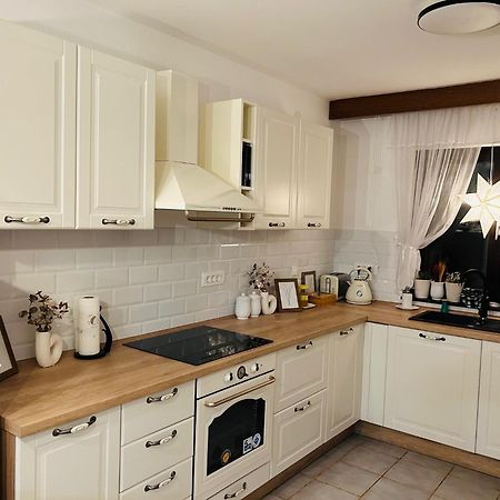 Starlight House Apartment Бйеловар Екстериор снимка